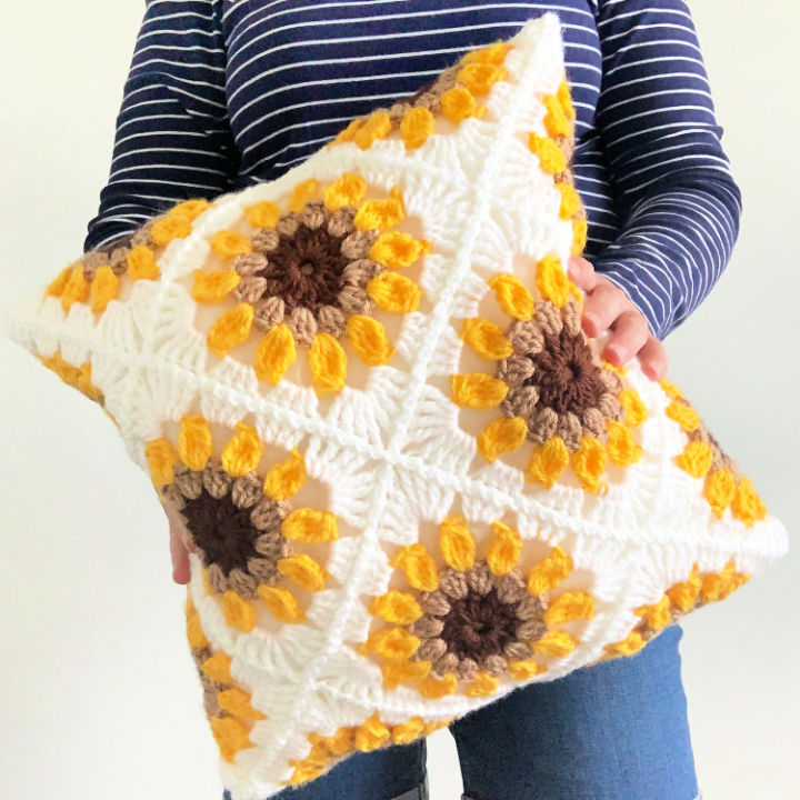 25 Free Crochet Sunflower Patterns (Step by Step Pattern)