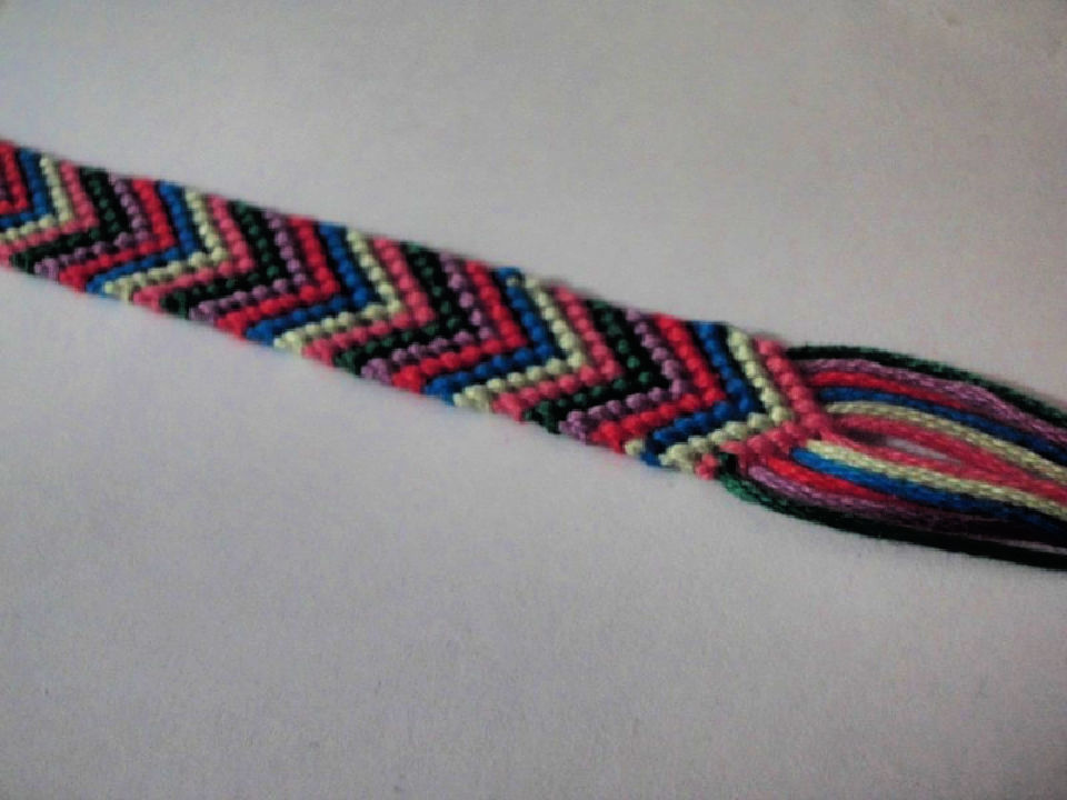 How to Make a Chevron Friendship Bracelet: 25 Free Pattern