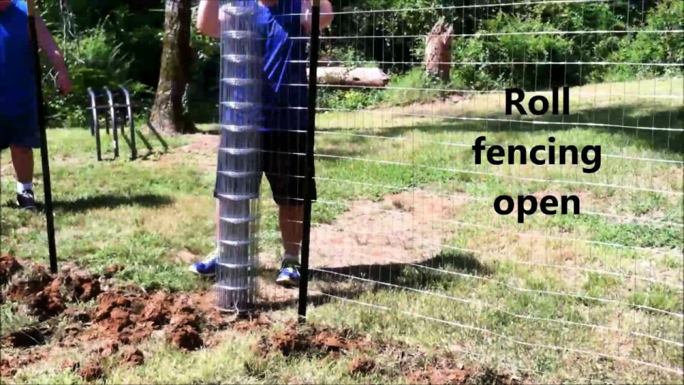 23 DIY Wire Fence Ideas Learn How To Build A Wire Fence   How To Build Your Own Welded Wire 